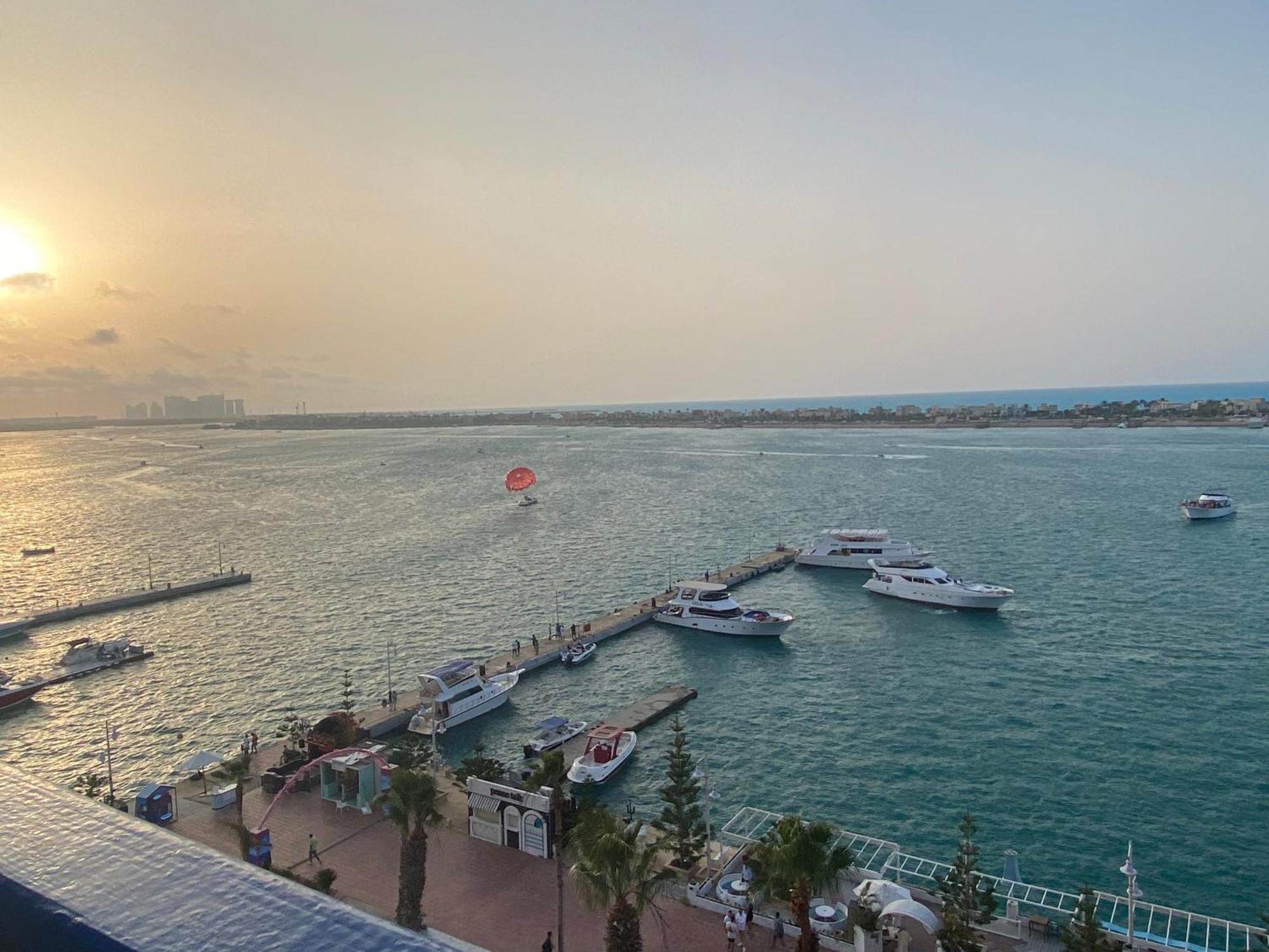Executive Royal Tower - Sky Lounge * El Alamein